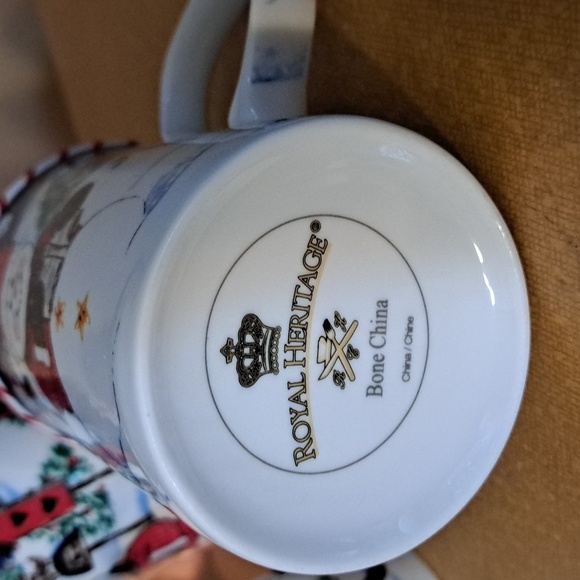 Heritage Snowman Mug Trio - Red, Blue, and White - Picture 5 of 5